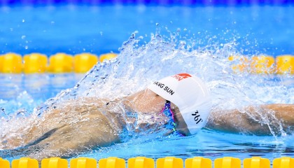 Jiu You-库里在对阵掘金的比赛中，上演“远距离绝杀”封神一役！，库里单节22分打掘金