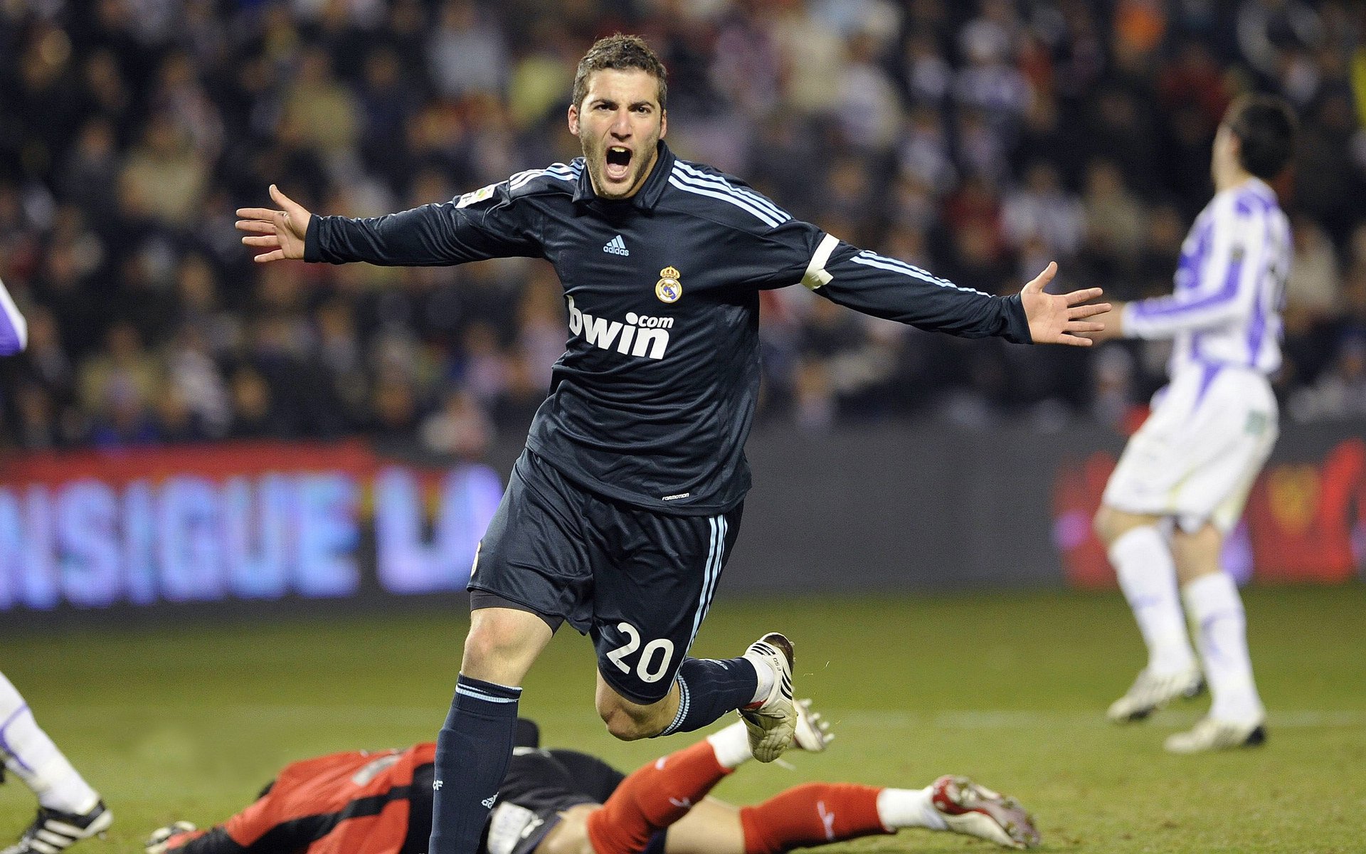 意甲球队战术创新，精彩传球和精彩射门点燃现场，意甲精彩进球集锦