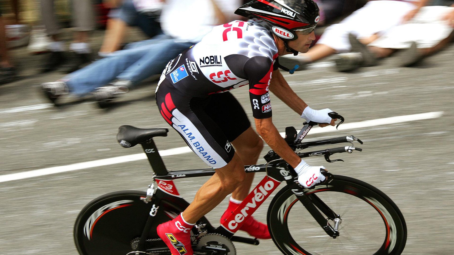 普拉提成为都市女性健身新宠，市场潜力巨大，普拉提女生